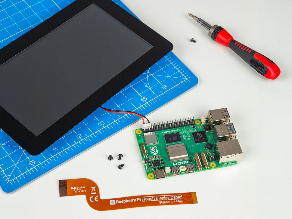 Raspberry Pi 7 inch Display 2 Assembly