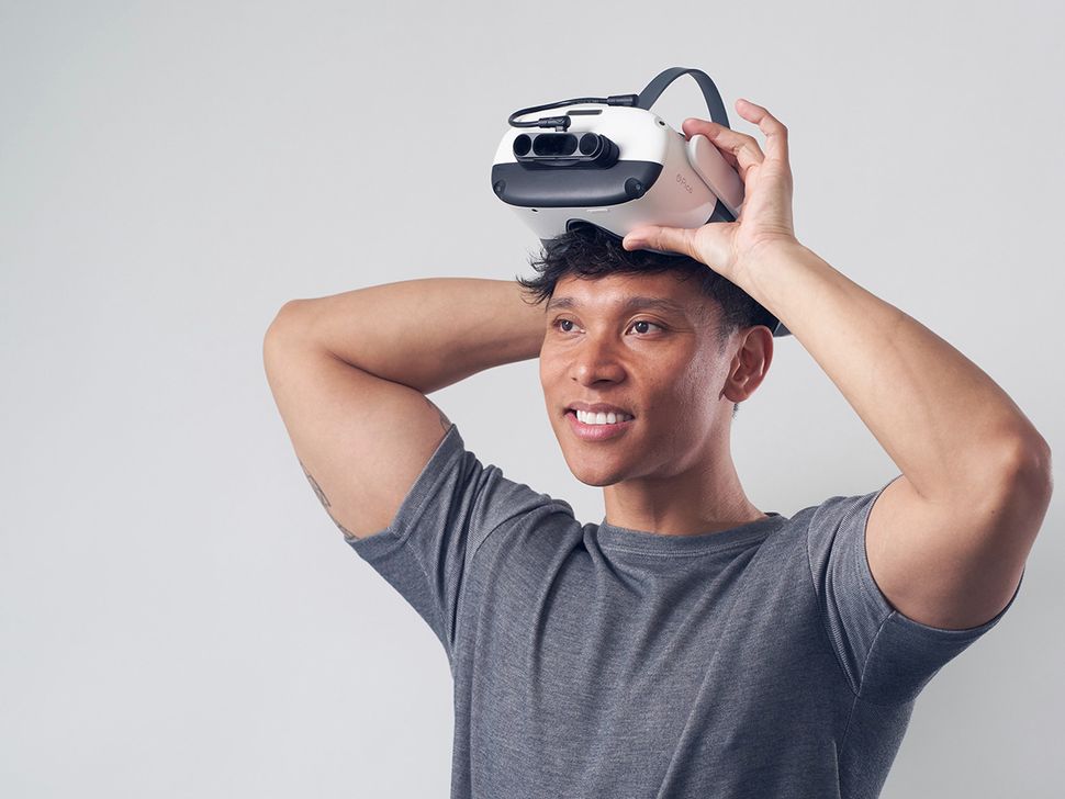 Universal XR Headset Mount For Leap Motion Controller 2