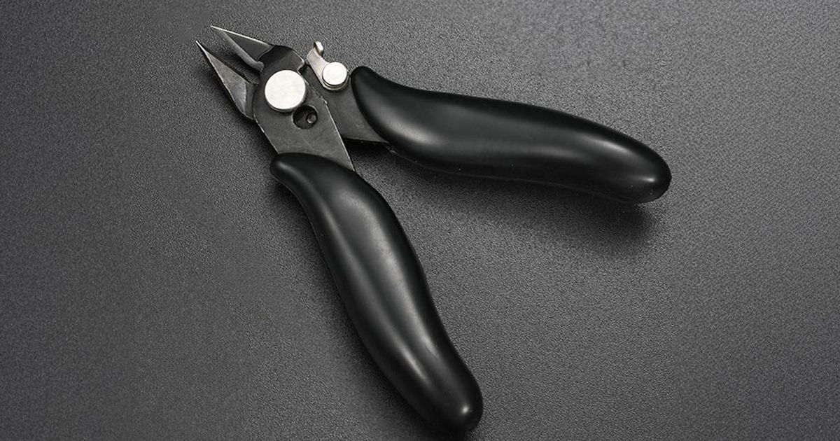 Mini 3.5 inch Diagonal Flush Cutter Plier - Black | Thingbits Electronics