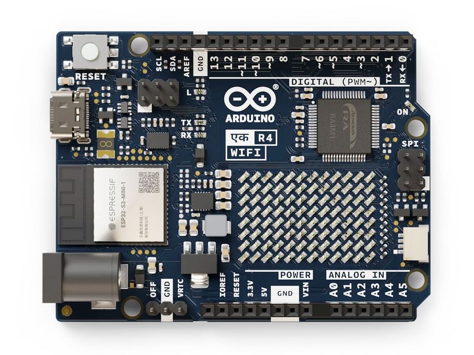 Arduino UNO Ek R4 WiFi Top