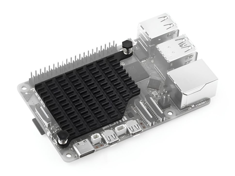 Aluminum Heatsink Mounted on Raspberry Pi 5