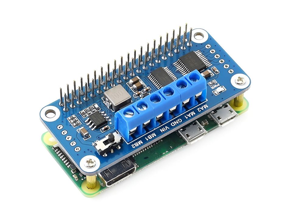 Motor Driver HAT Mounted on Pi Zero W